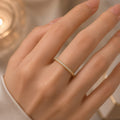 Cintillo con Moissanite Promesa Dorada
