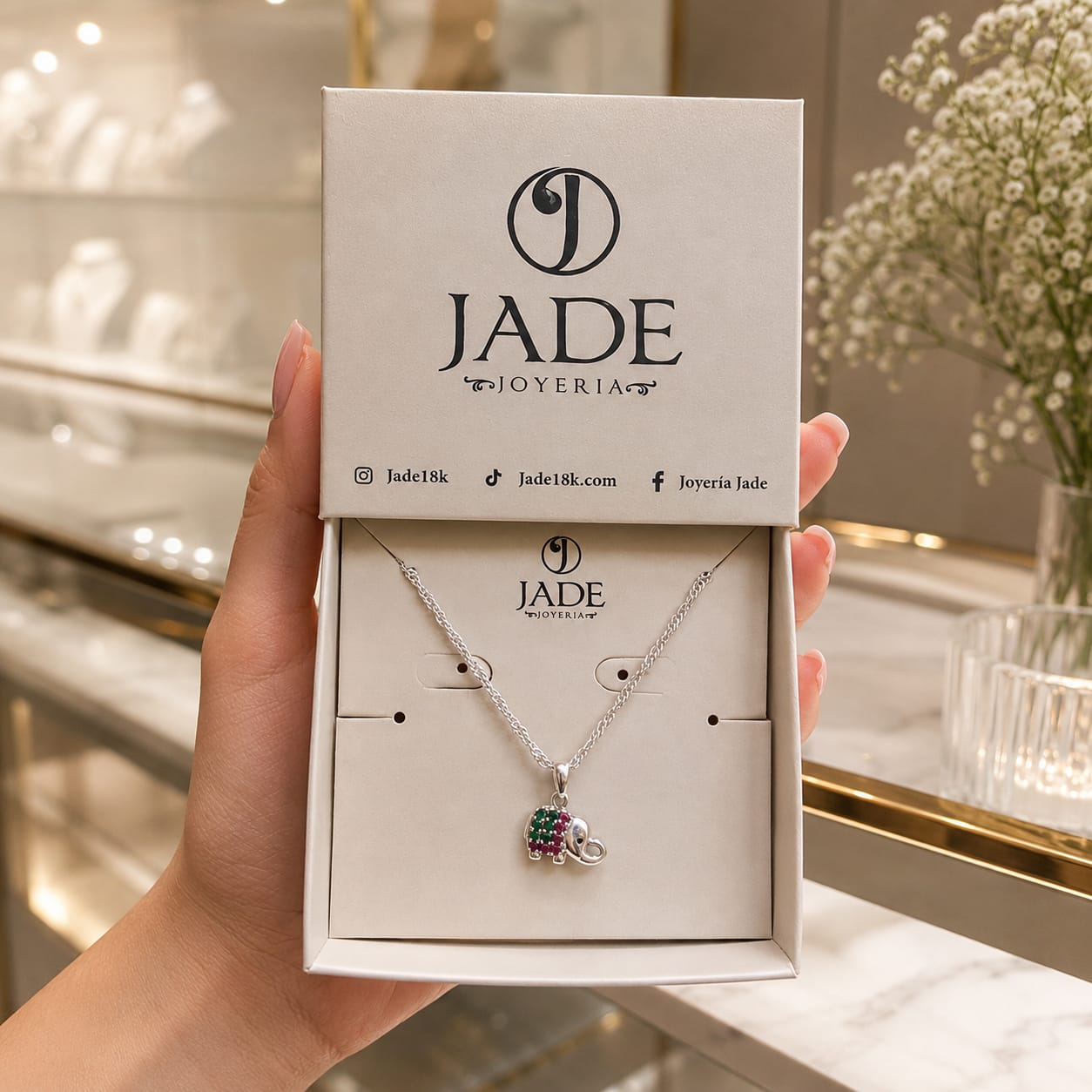 Cadena con dije de elefante en plata fina
