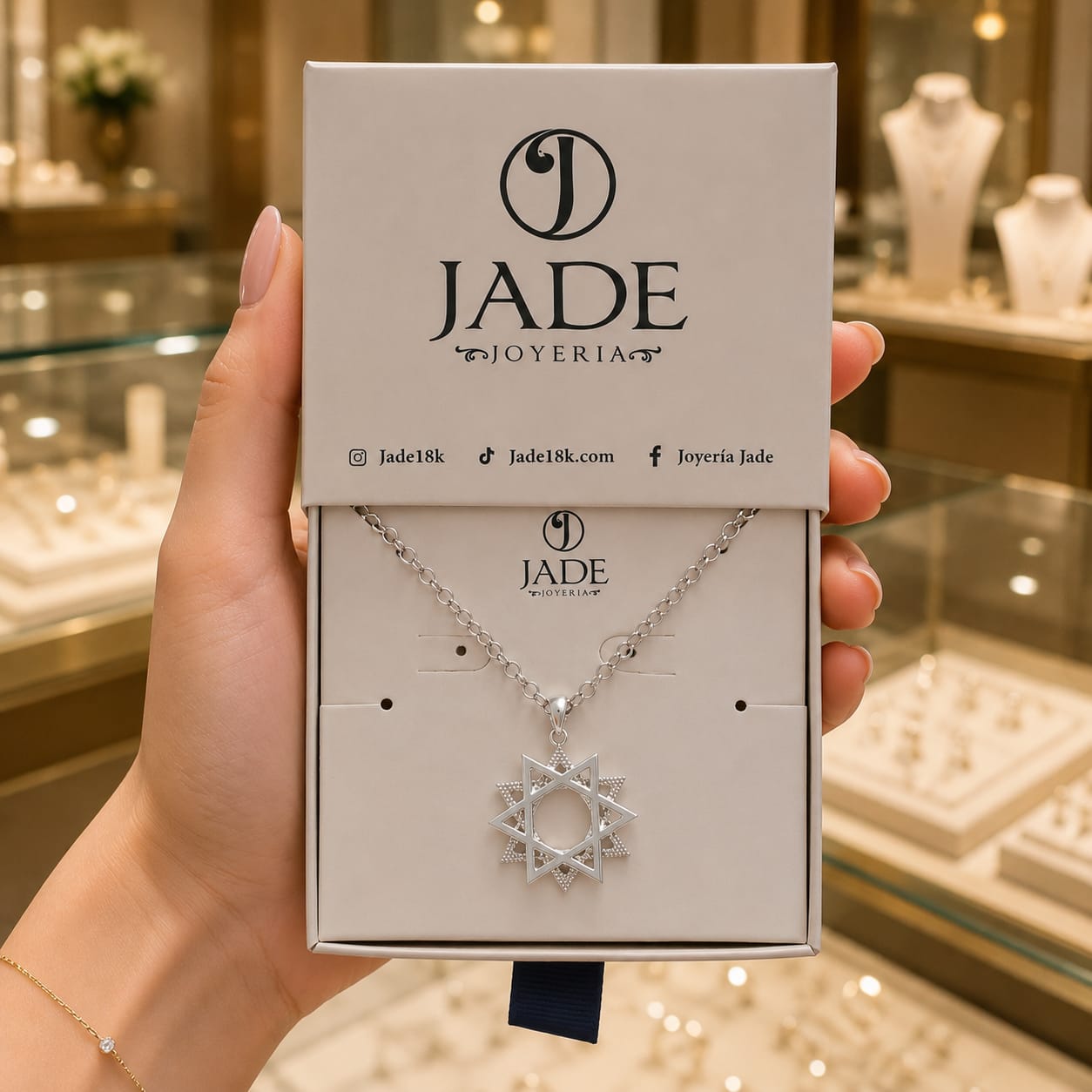 Dije estrellado en plata