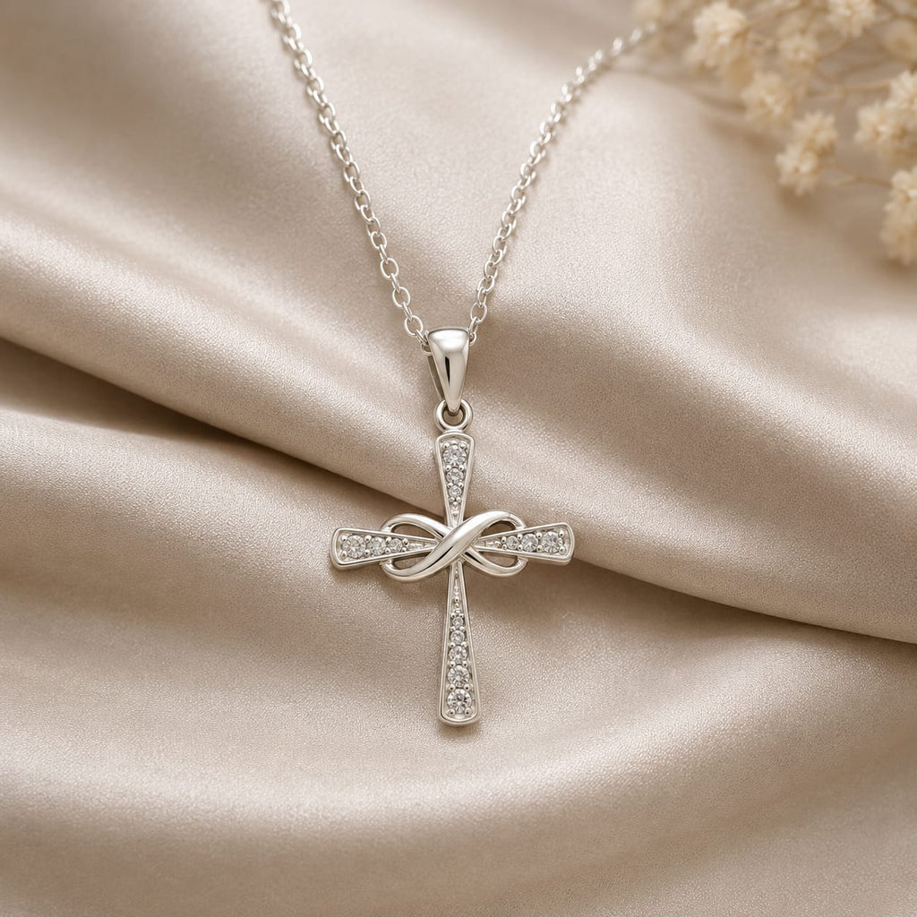 Dije de Cruz Lucía en plata ley