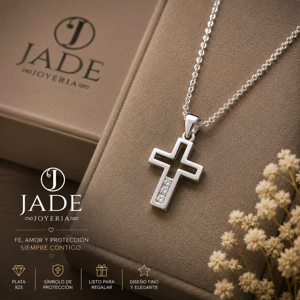 Dije con cruz leonar en plata ley