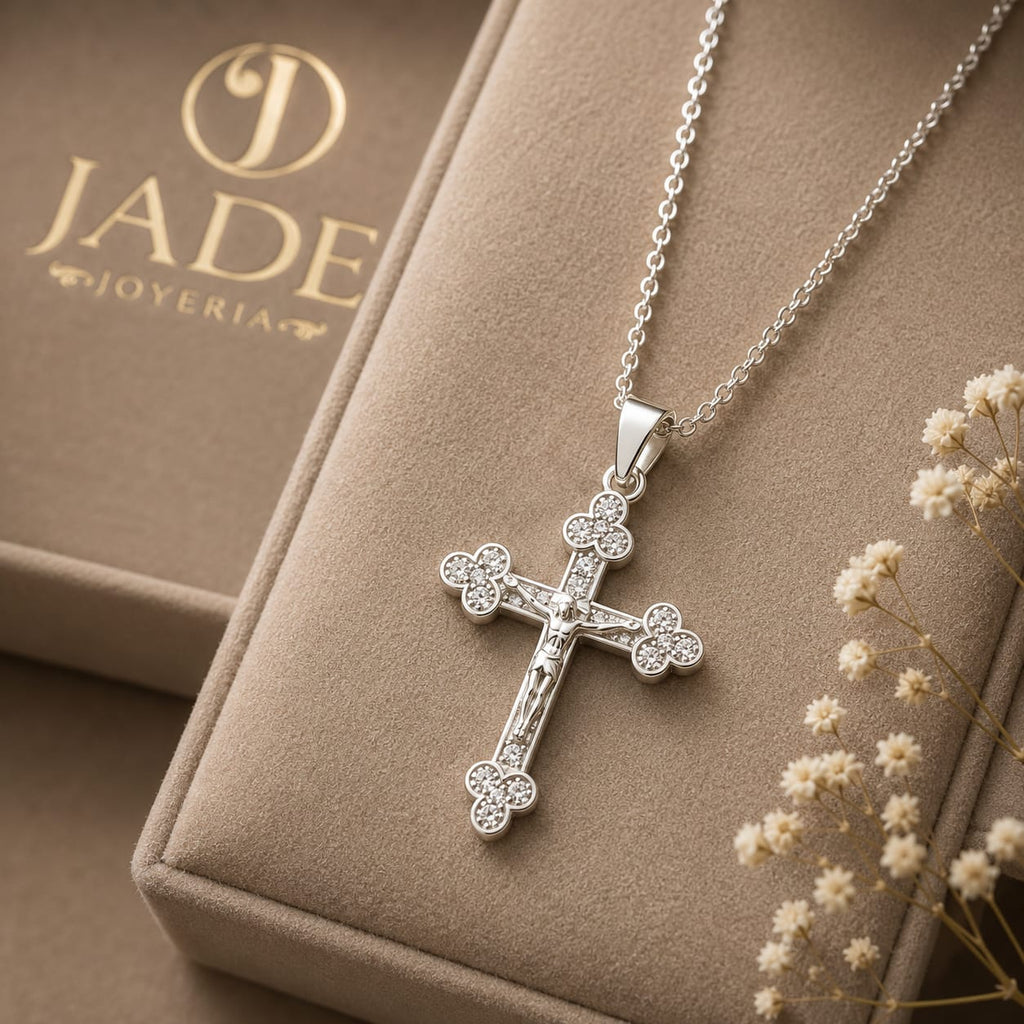 Dije de plata, cruz de Jesucristo
