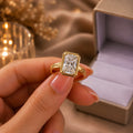 Anillo de Compromiso con Diamante de Laboratorio Celeste