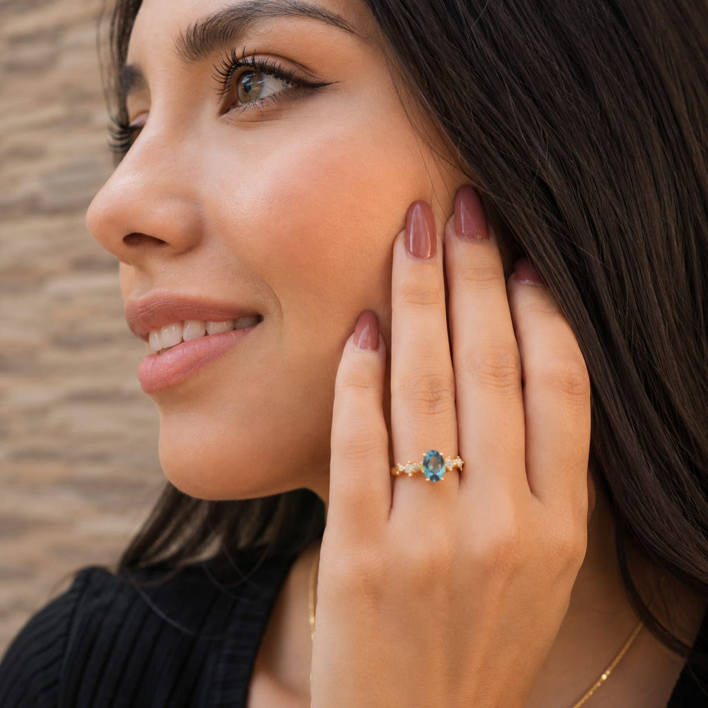 Anillo Con Moissanitas y  Piedra Natural Topacio