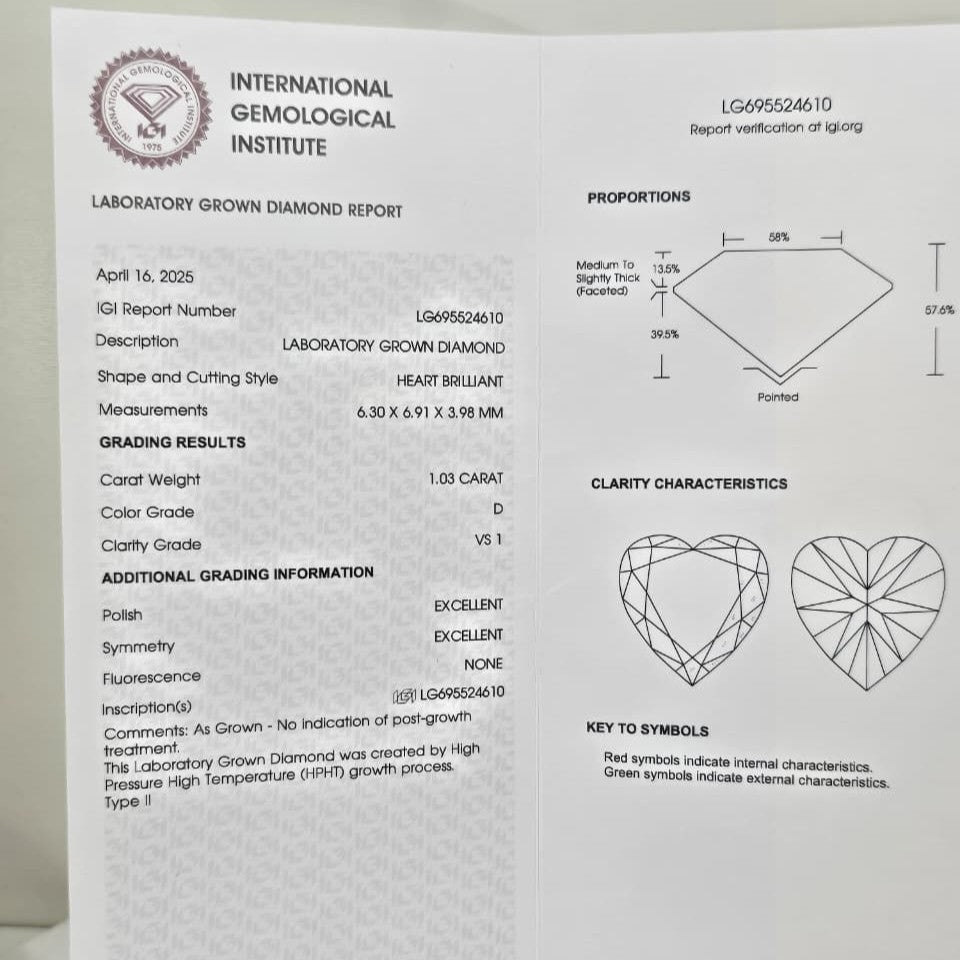 Anillo con Diamante de Laboratorio Corazon