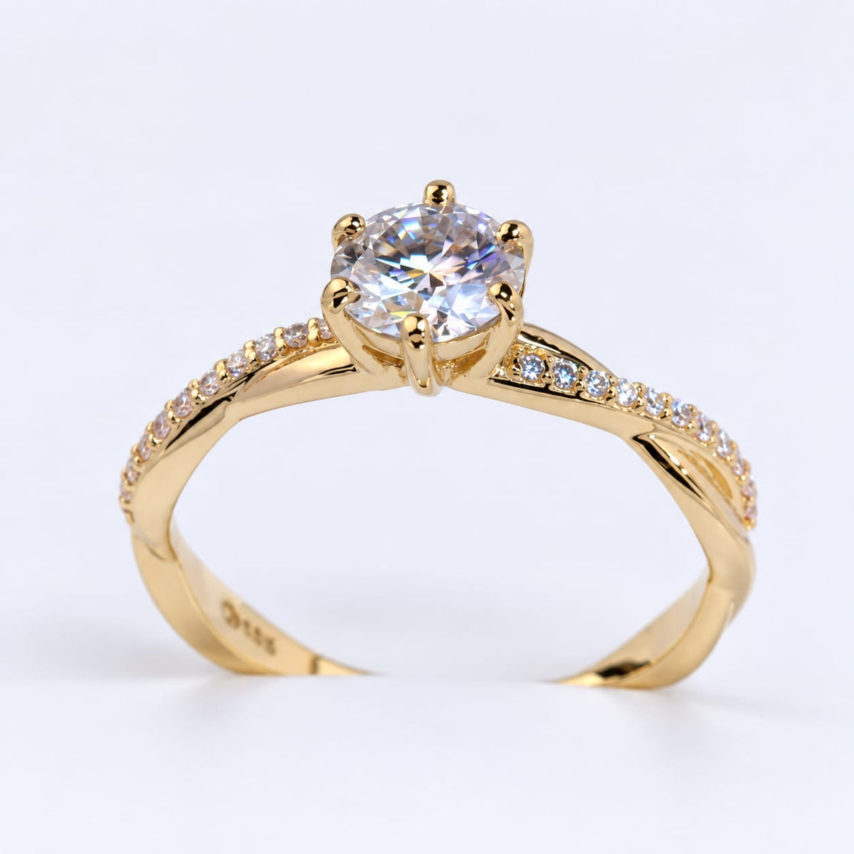 Anillo con Diamante de laboratorio Entrelazados