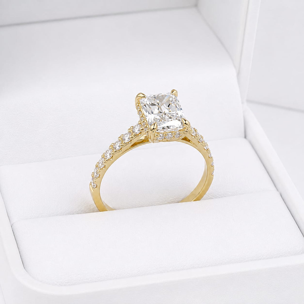Anillo de compromiso amore con diamente de laboratorio