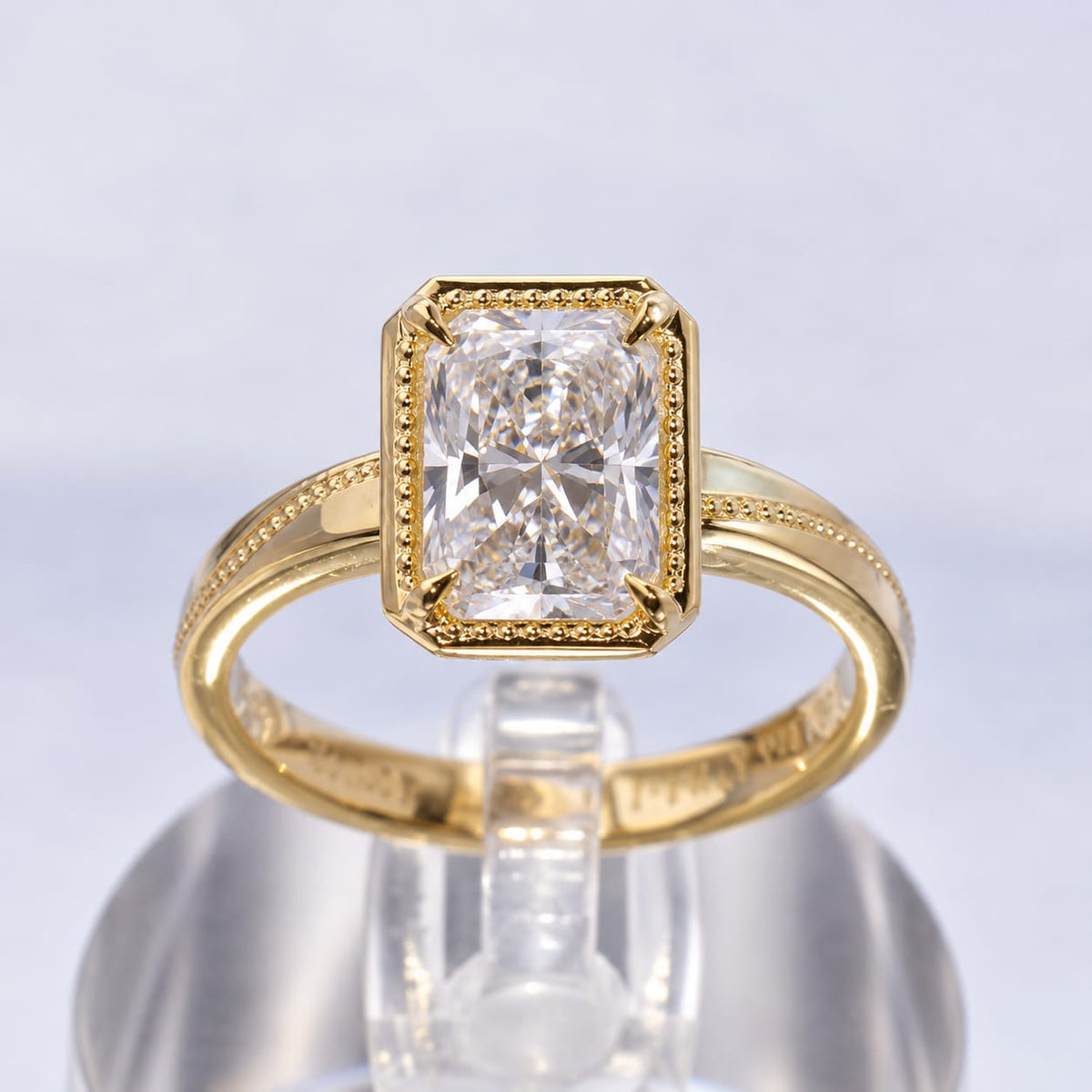 Anillo de Compromiso con Diamante de Laboratorio Celeste