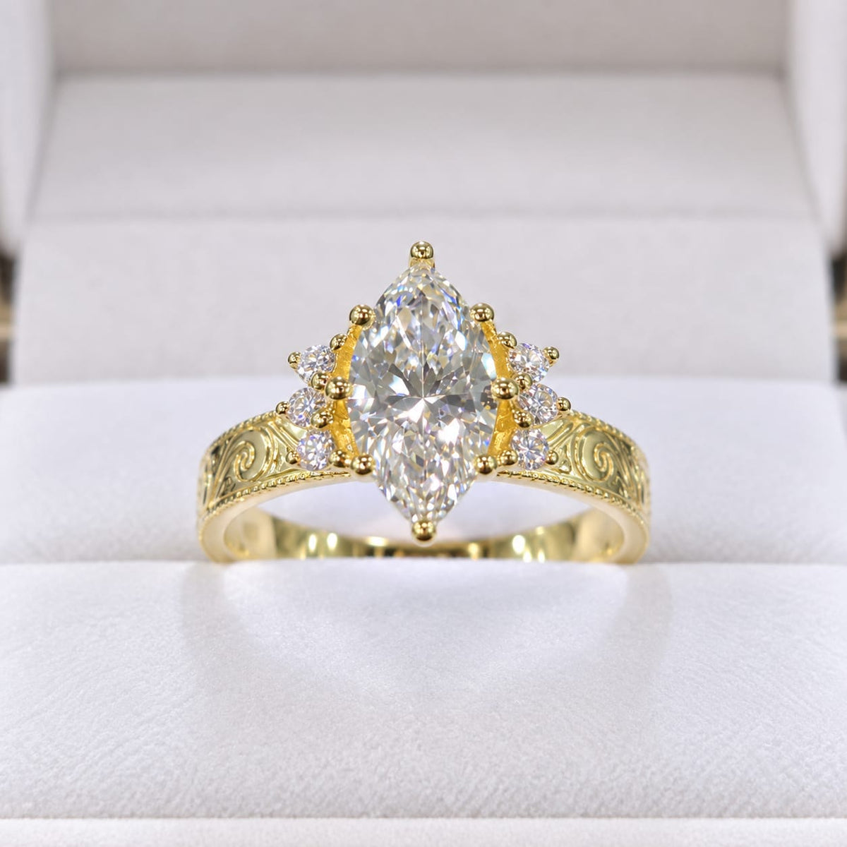 Anillo de Compromiso con Diamante de Laboratorio Valentina