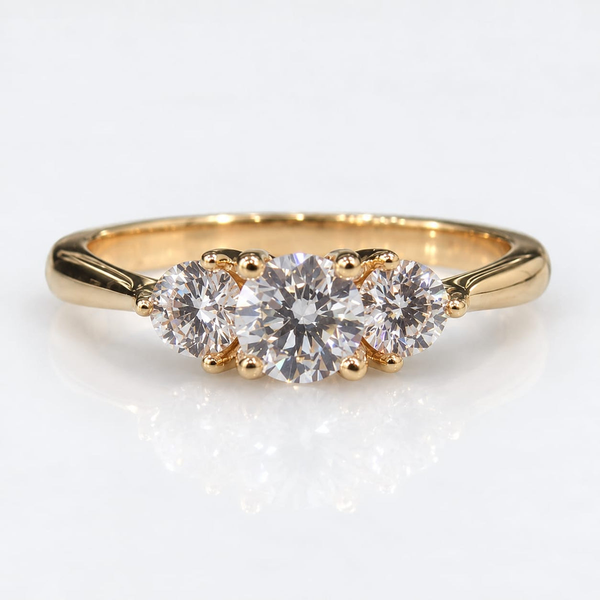 Anillo de 3 piedras