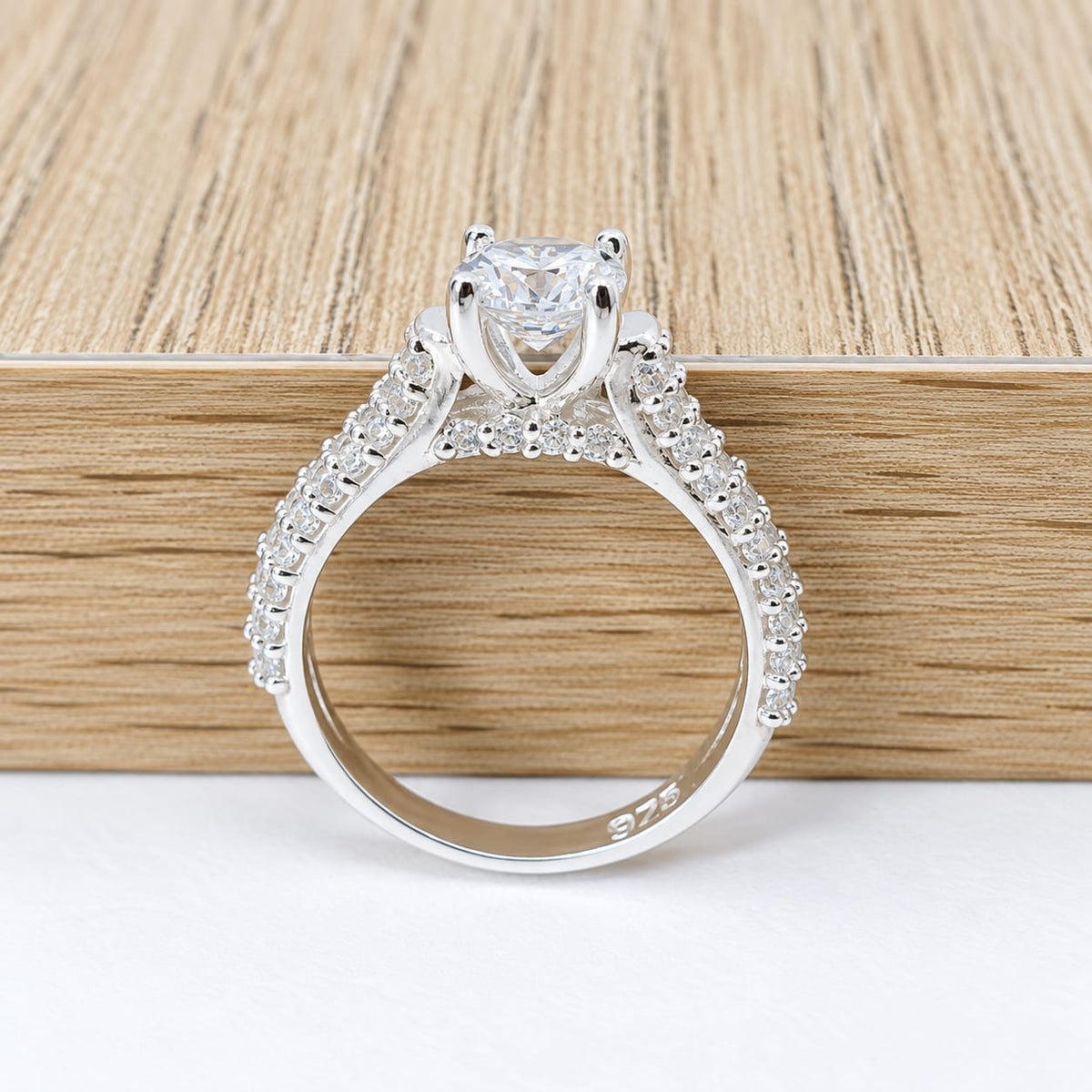 Anillo de Compromiso en Plata "Brillo Infinito"