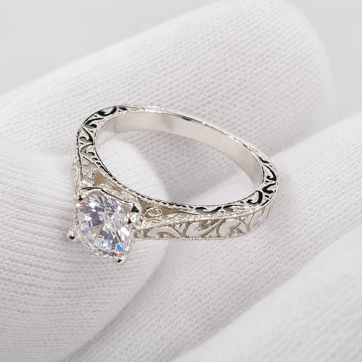 Anillo en plata labrado "Brillit"
