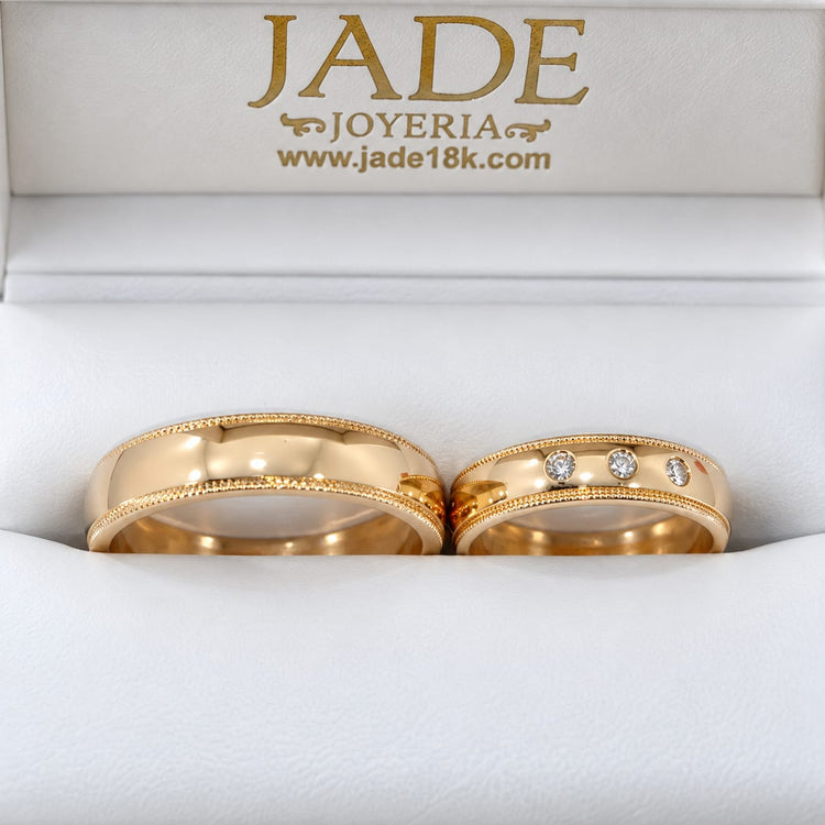 Aros de matrimonio clasico con 3 piedritas en oro 18k – Jade18k (vista 2)