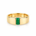 Anillo con piedra rectangular verde
