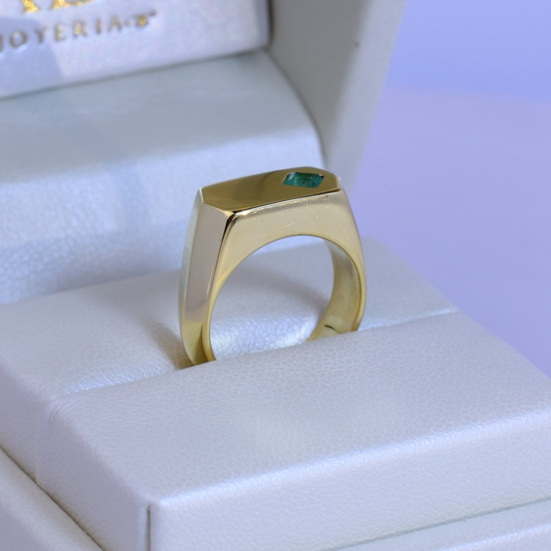Chevelier en oro 18k con piedra natural esmeralda