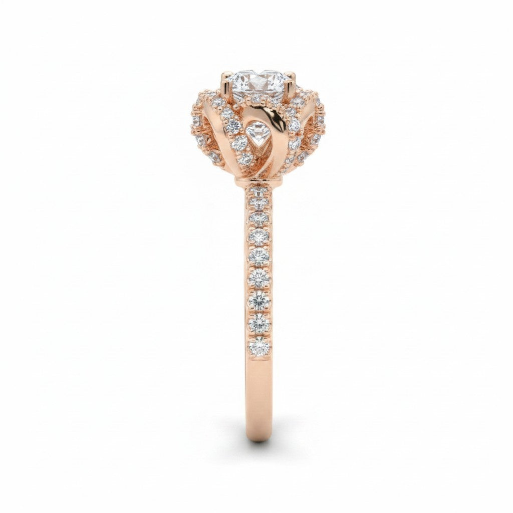 Jade18k El Sello Imperial rose gold 18k ring with pave cubic zirconia stones and a central diamond.