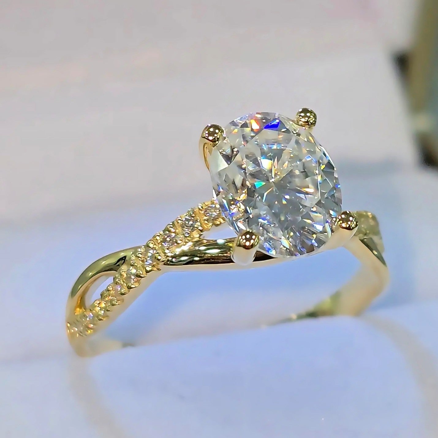 Anillo de Compromiso con Diamante de Laboratorio Fiorella