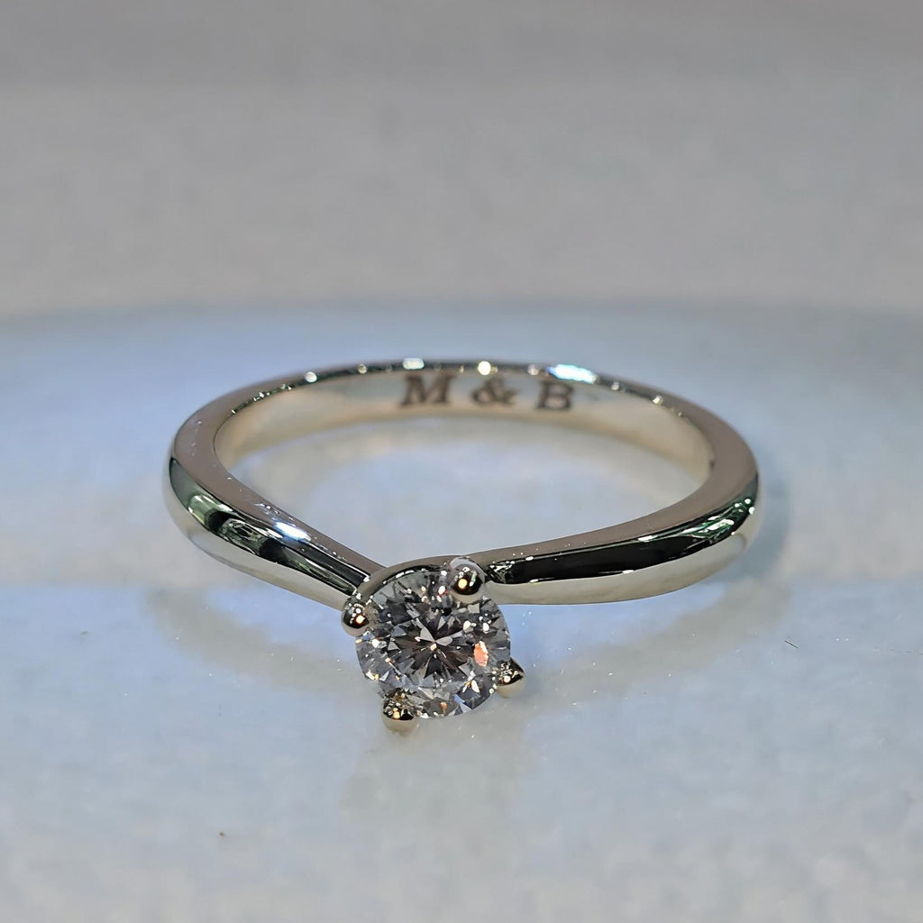 Anillo de compromiso  con Diamante de Laboratorio Celestia