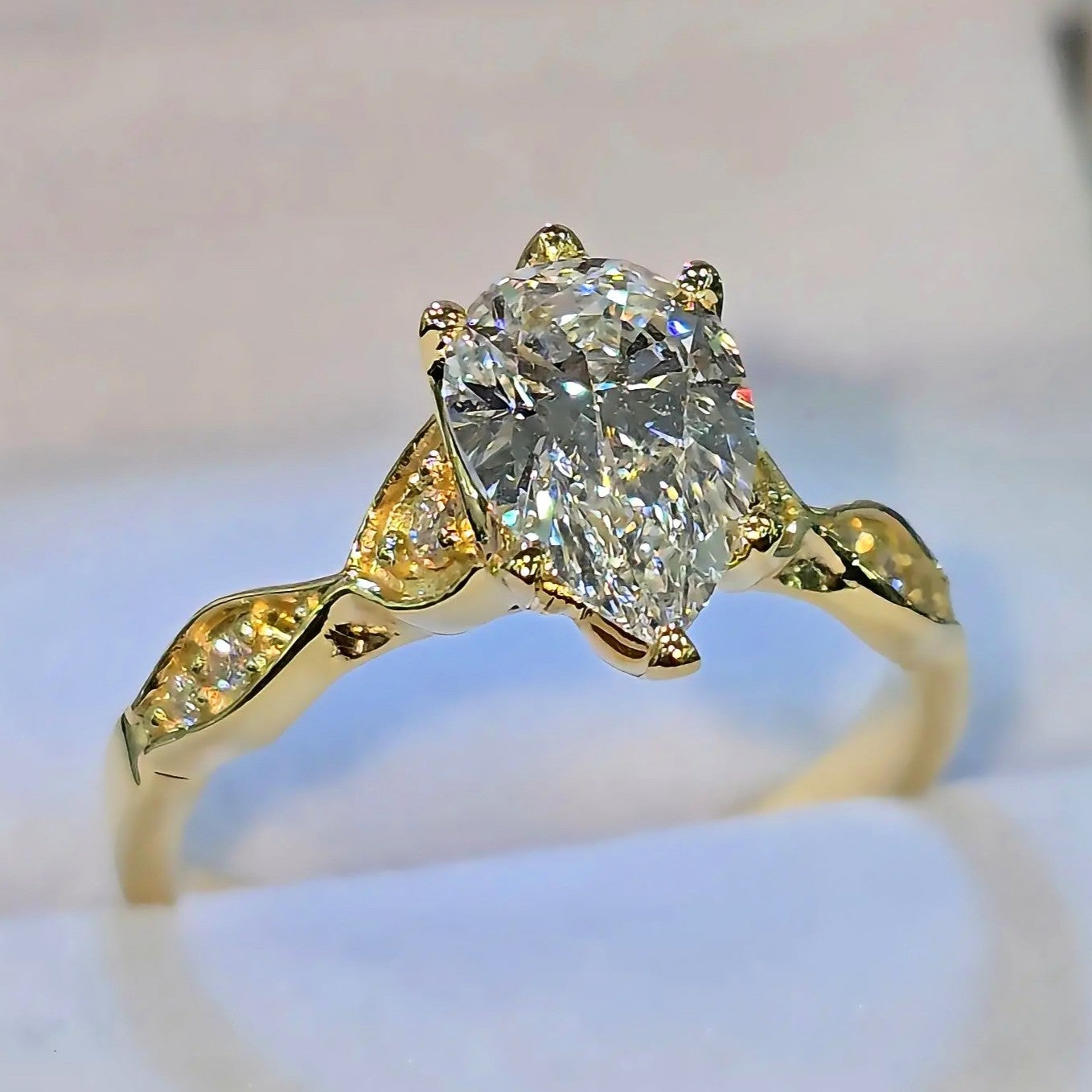 Anillo de Compromiso con Diamante de Laboratorio Éternité