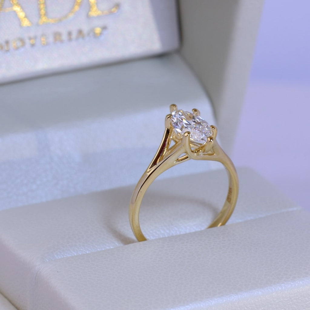 Anillo de Compromiso Luz de Amor 18K