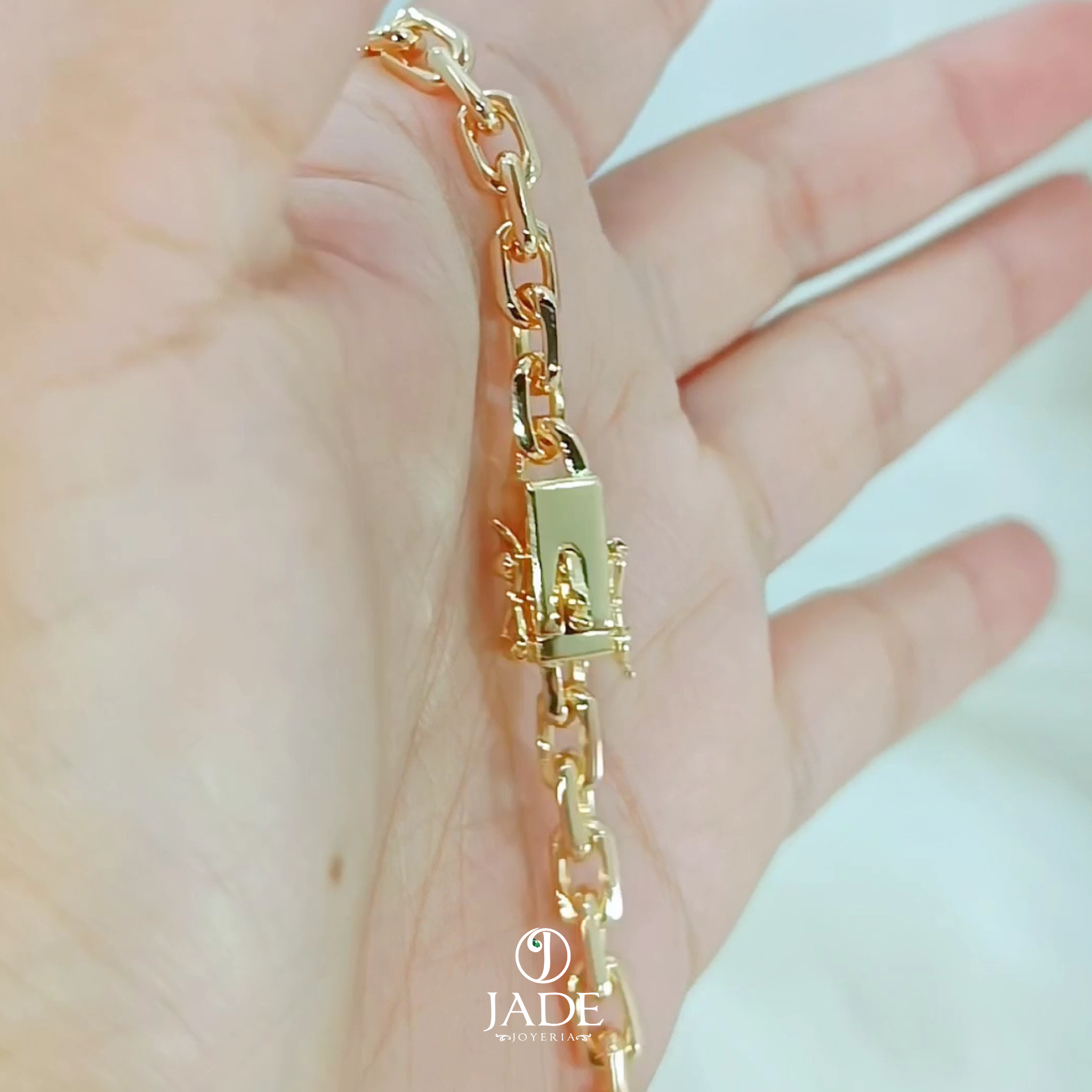 Collar de cadena gruesa