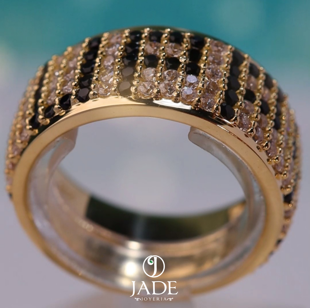 Anillo con 5 lineas de piedras