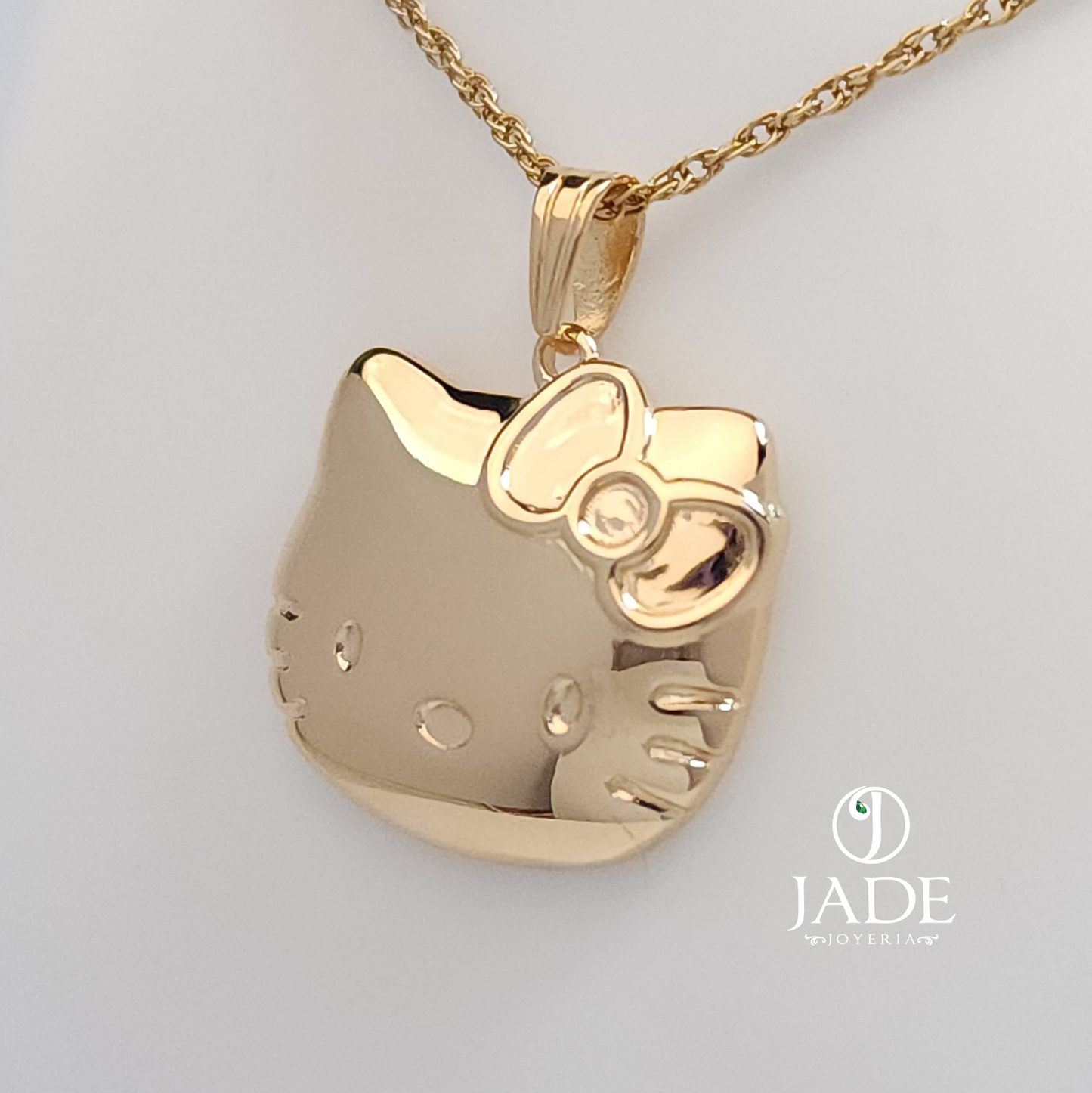 Dije de Hello Kitty en oro 18k