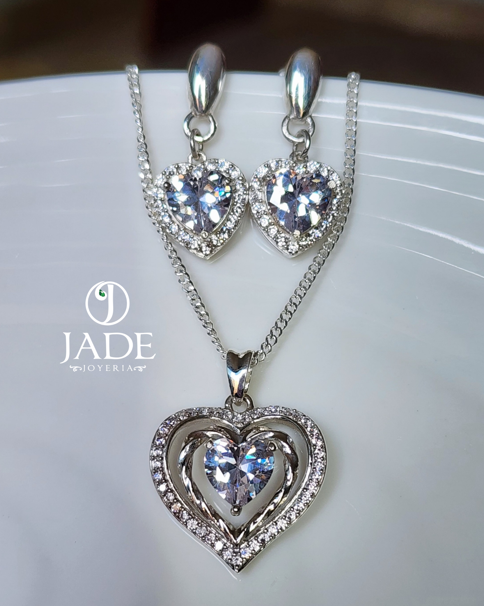 Juego de aretes y collar Amore en plata ley