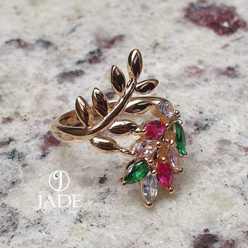 Anillo de hojas con piedras de colores