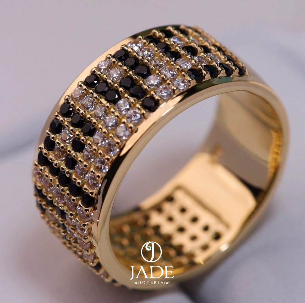 Anillo con 5 lineas de piedras