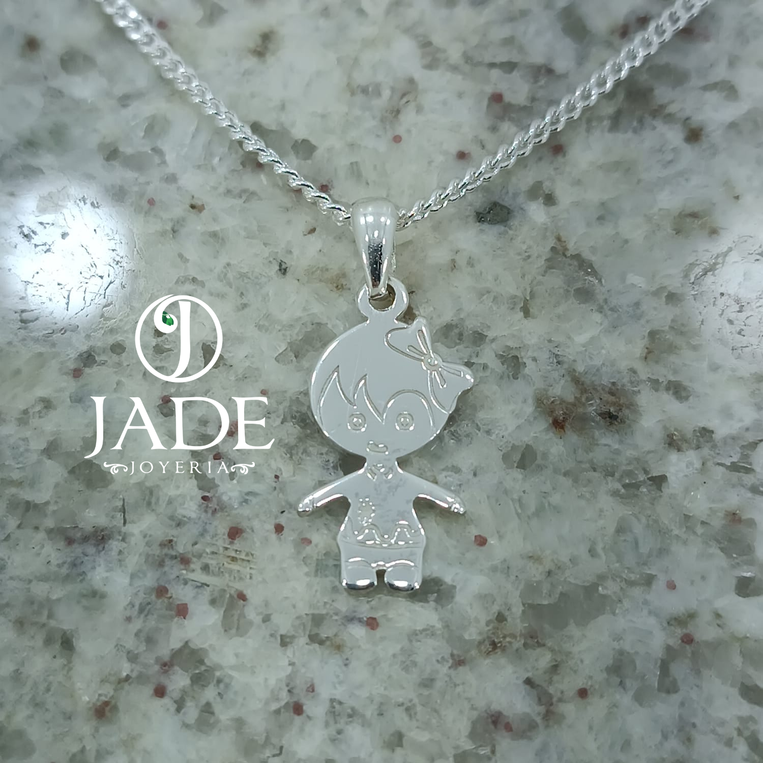 Dije de niña en relieve plata ley