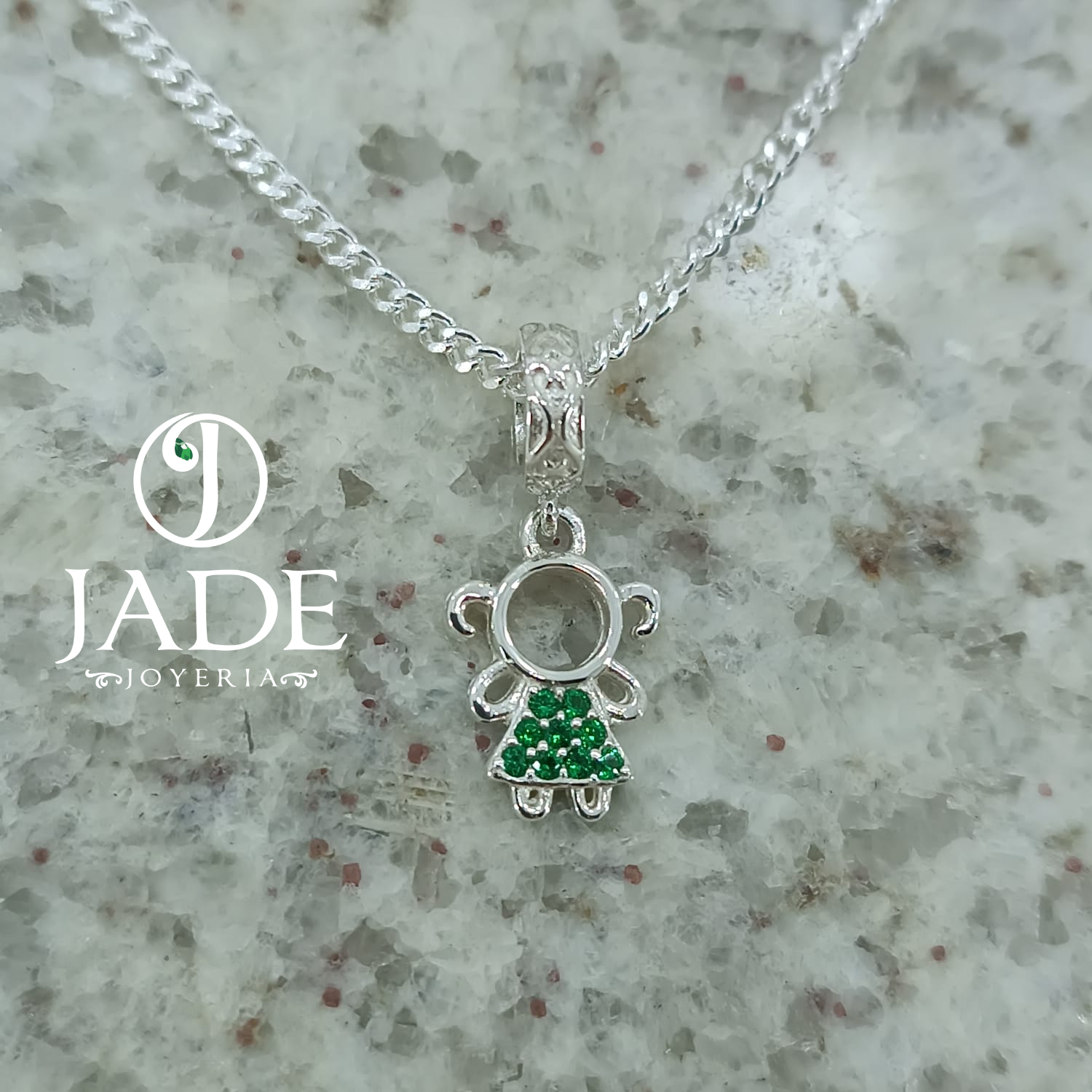 Dije de niña tipo charm en plata ley