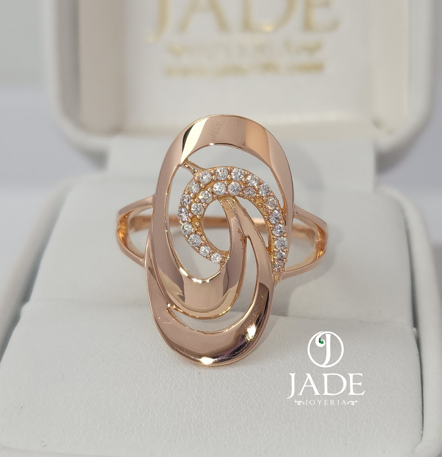 Anillo geométrico en oro 18k