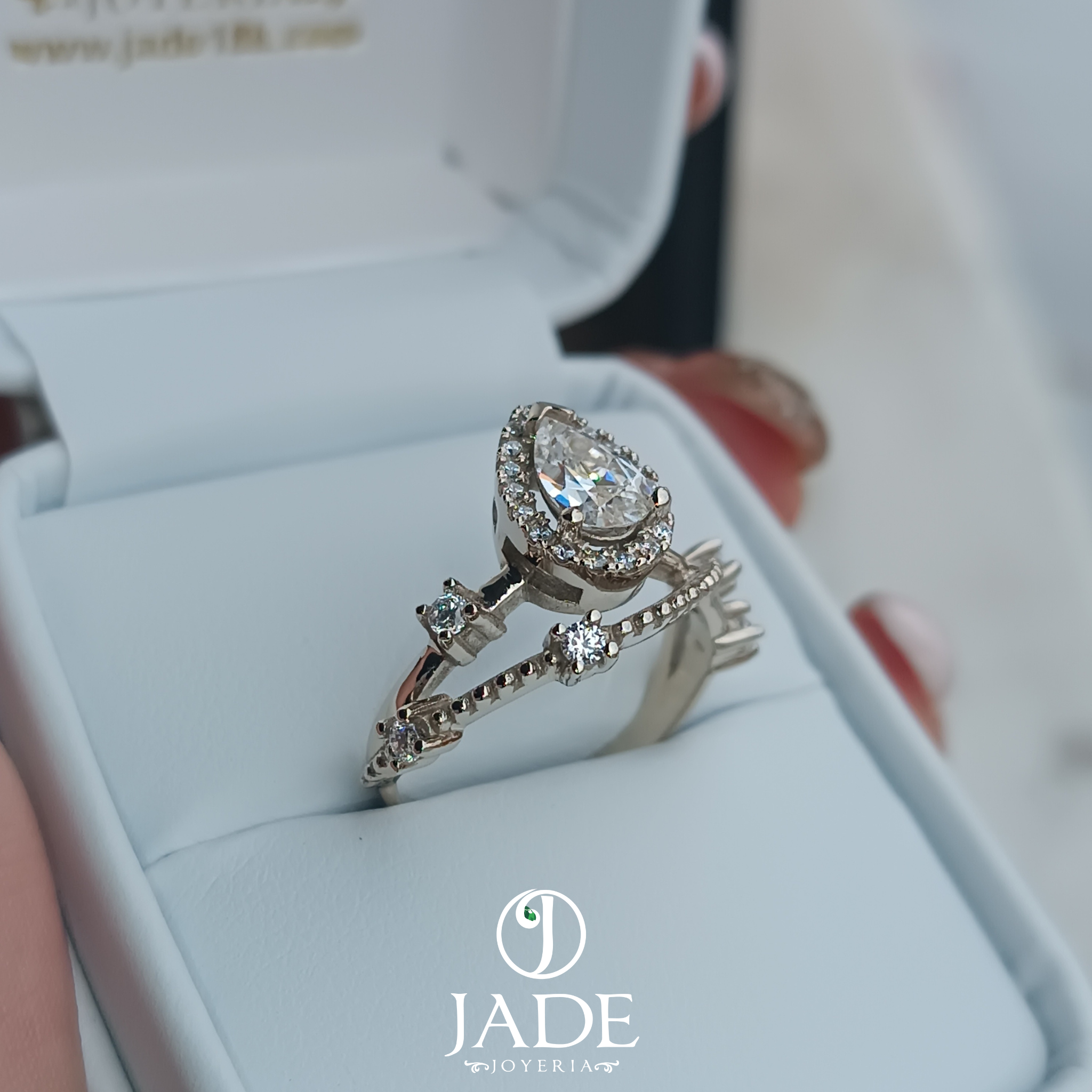 Anillo Mabel de compromiso