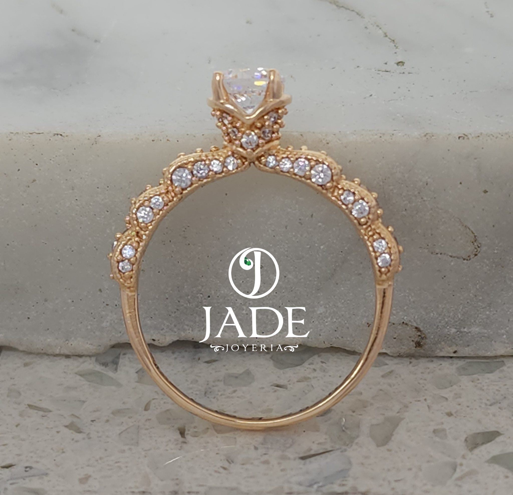 Anillo cruzado de compromiso