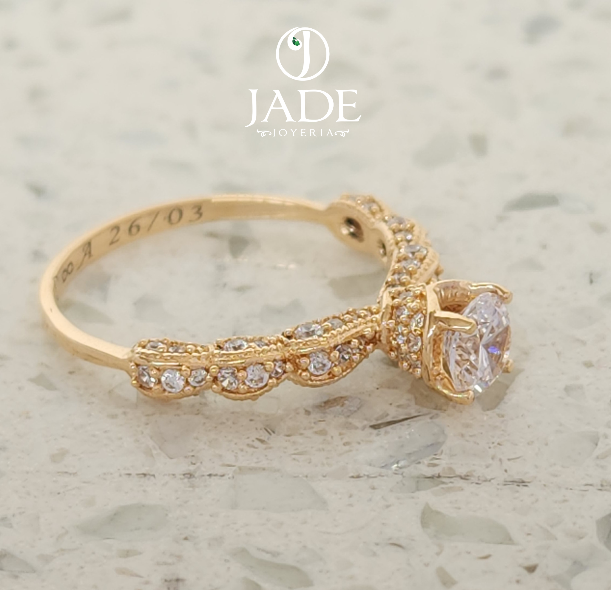 Anillo cruzado de compromiso