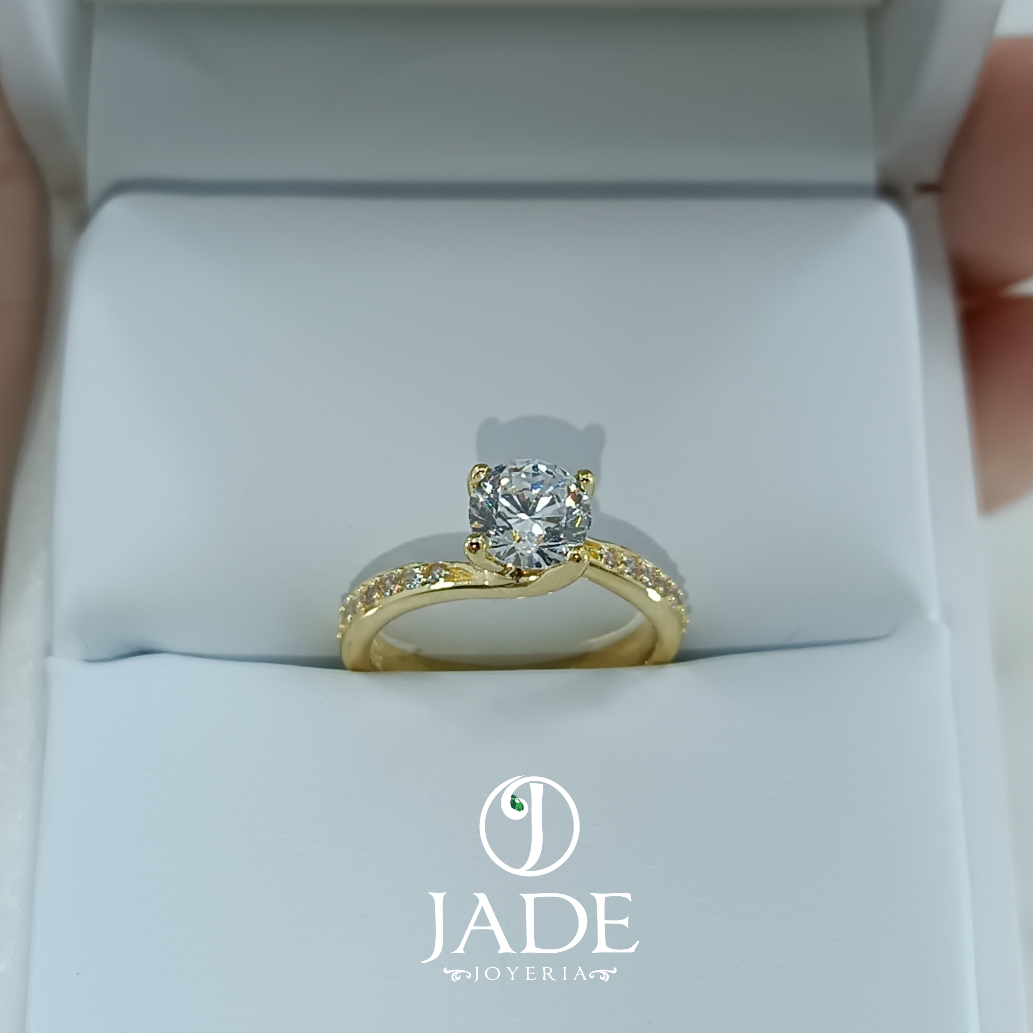Anillo Lexie de compromiso