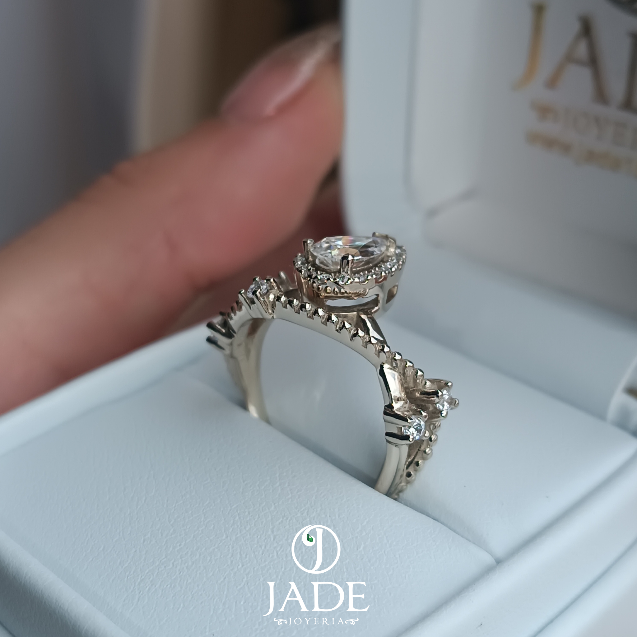 Anillo Mabel de compromiso