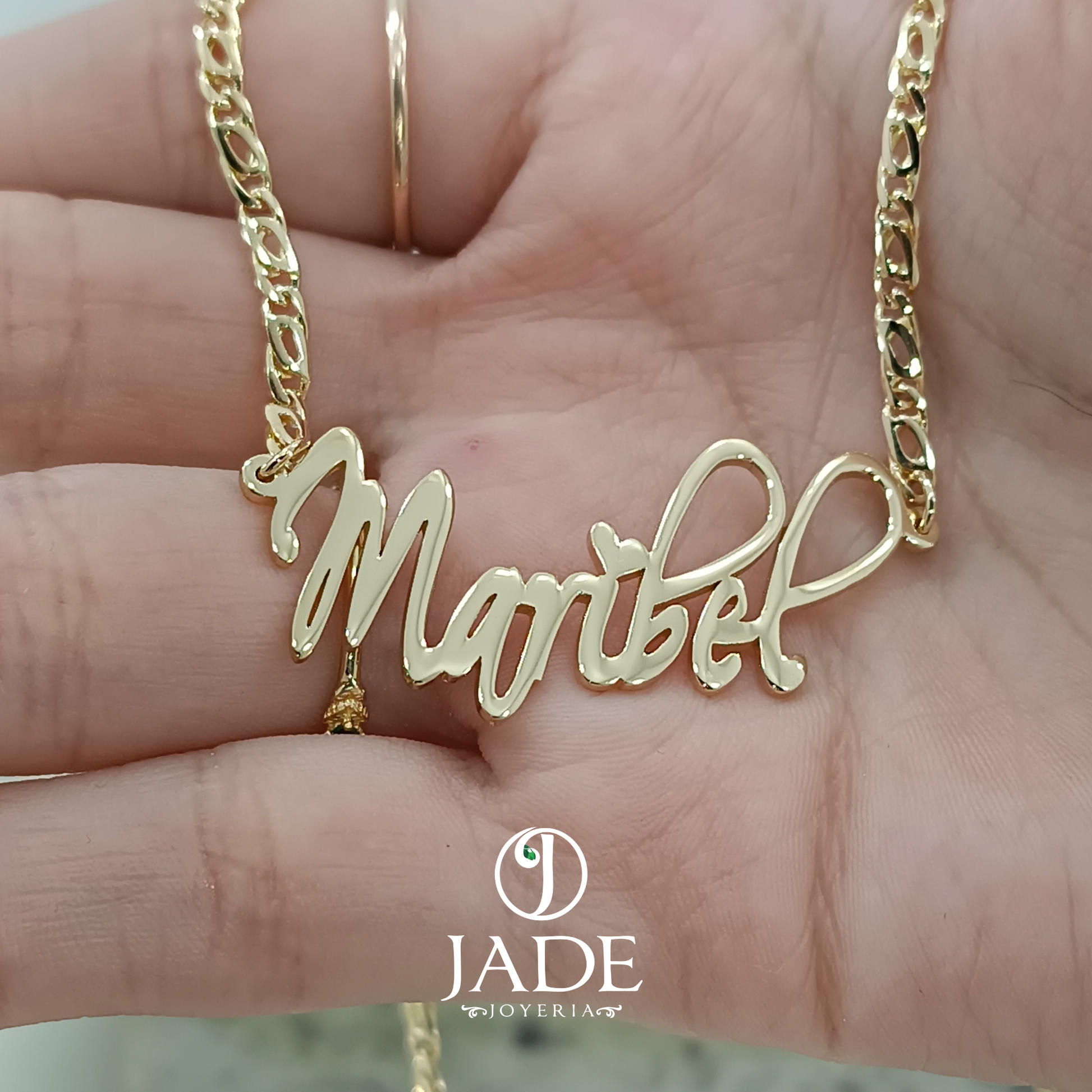 Collar con nombre personalizado en oro 18k – Jade18k
