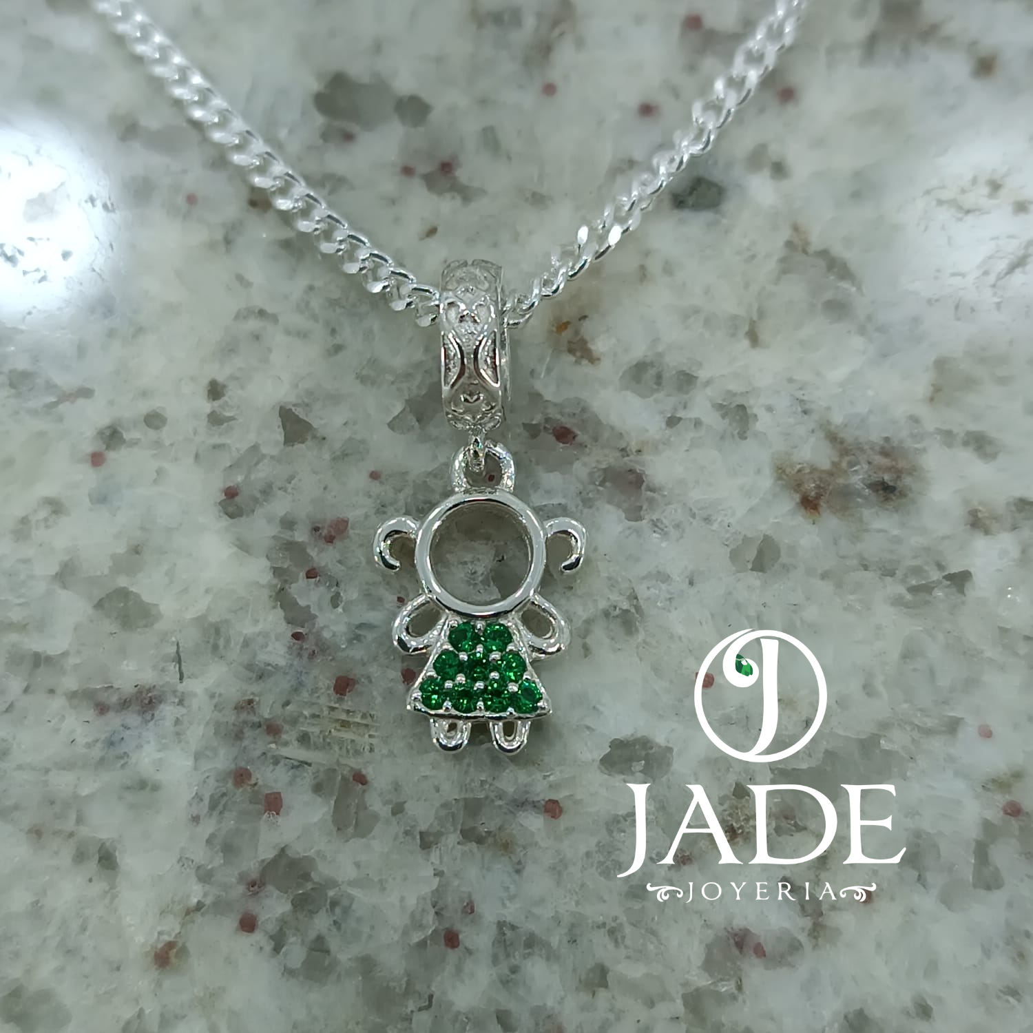 Dije de niña tipo charm en plata ley