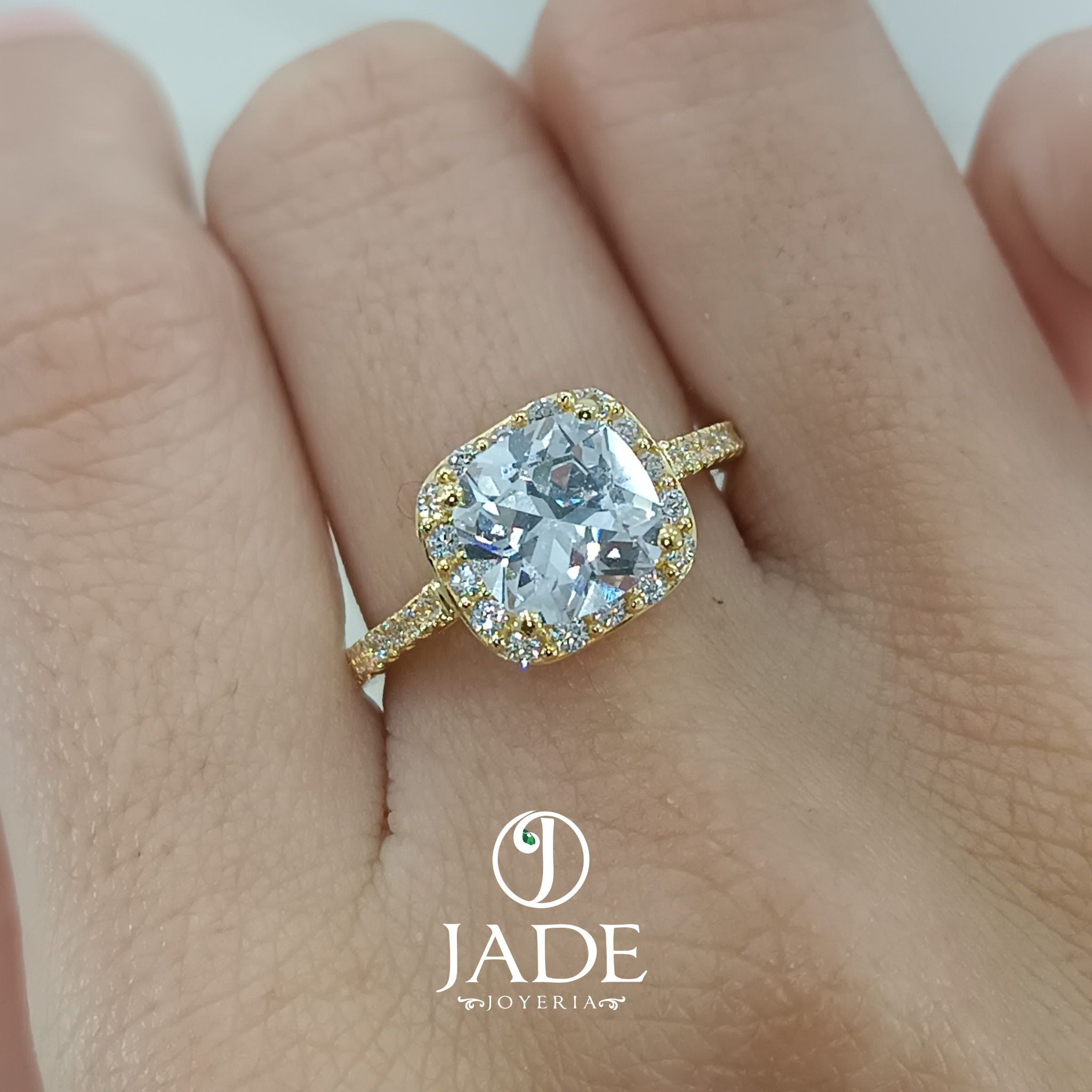 Anillo Kerry de compromiso