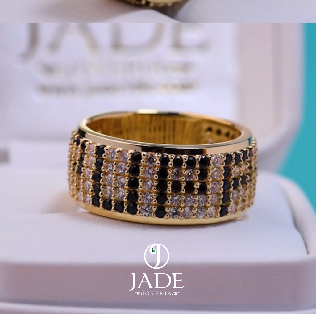 Anillo con 5 lineas de piedras