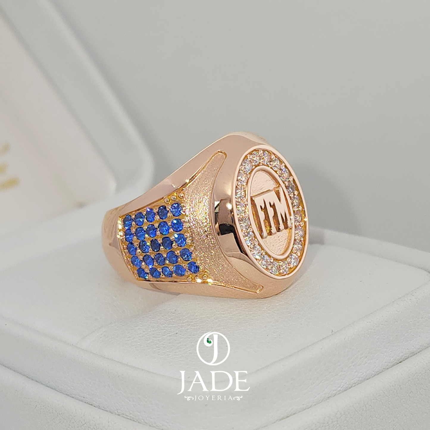 Anillo Bolichera personalizada en oro 18k