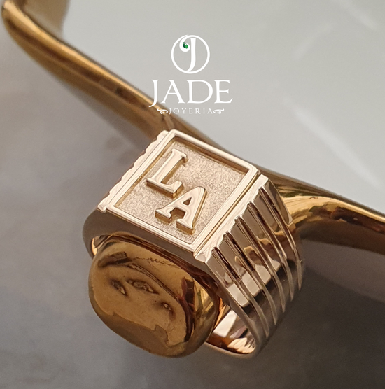 Anillo Chevalier 5 Líneas personalizado en oro 18k – Jade18k (vista 2)