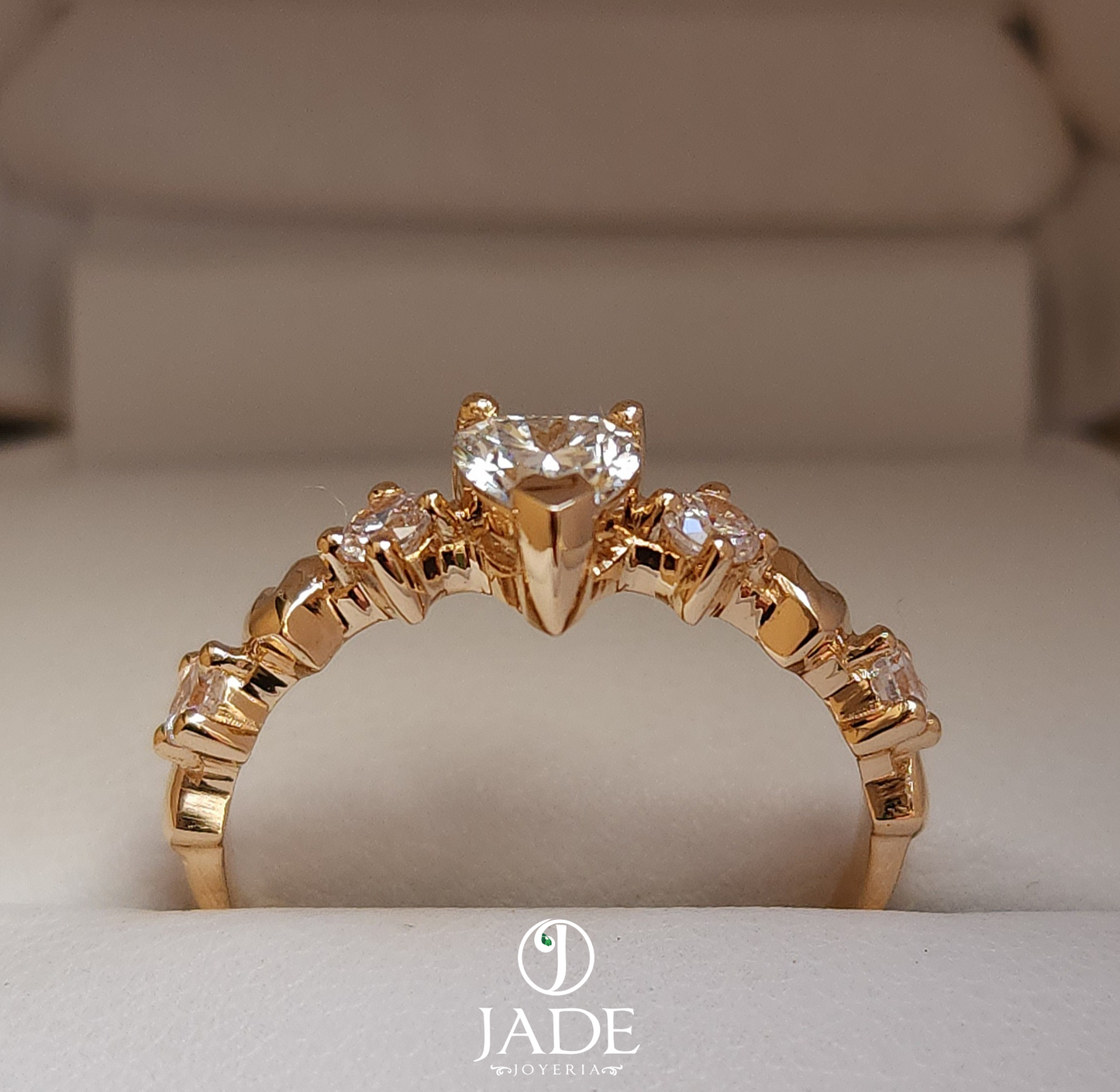 Anillo de corazones en oro 18k