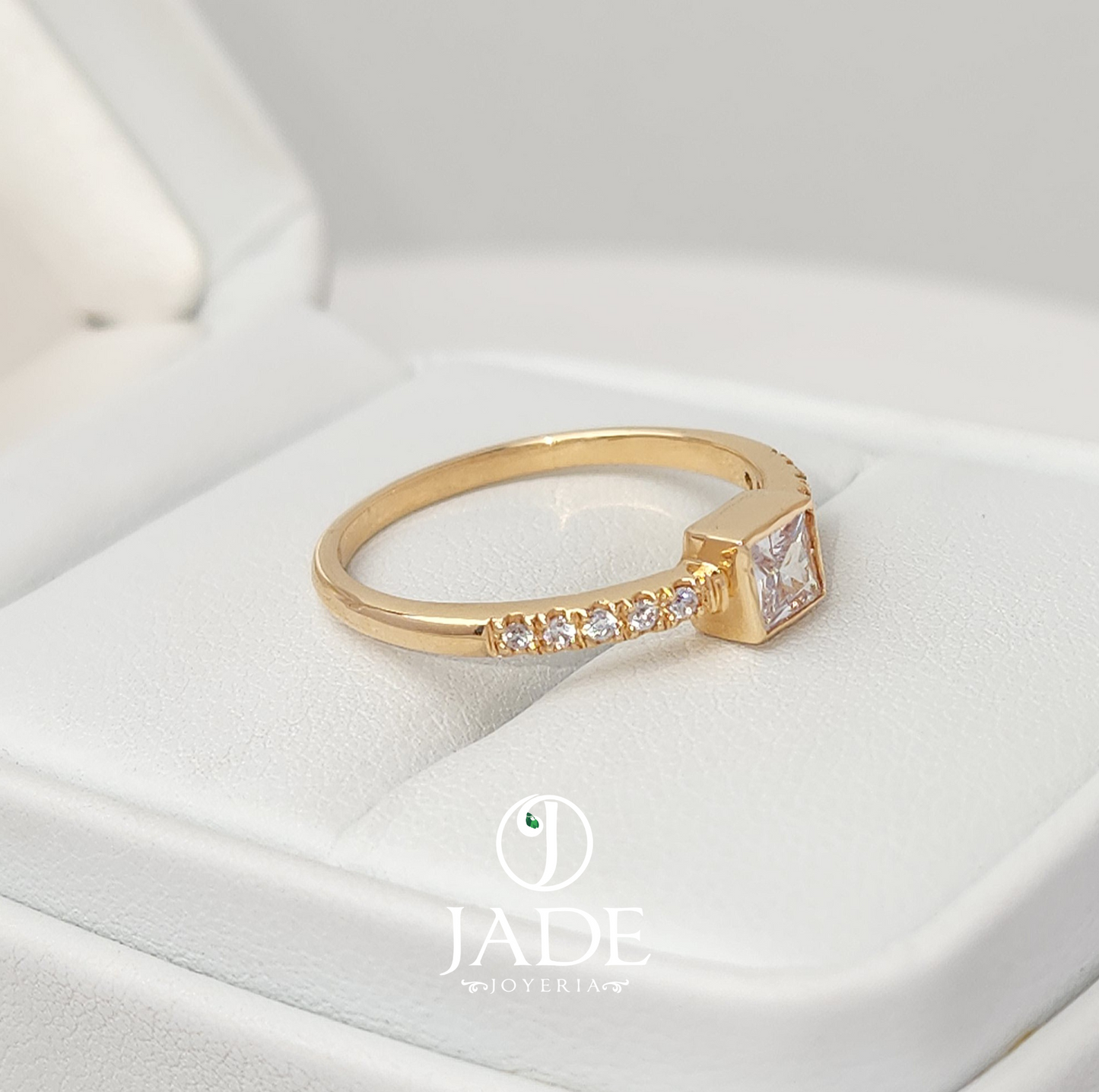 Anillo Laura en oro 18k