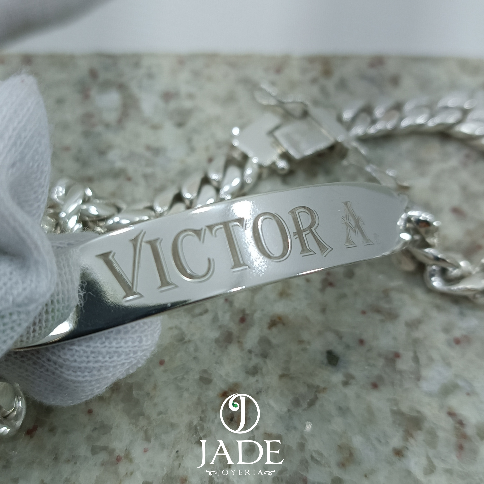 Esclava Varon Nombre Grabado a Láser en Plata Ley