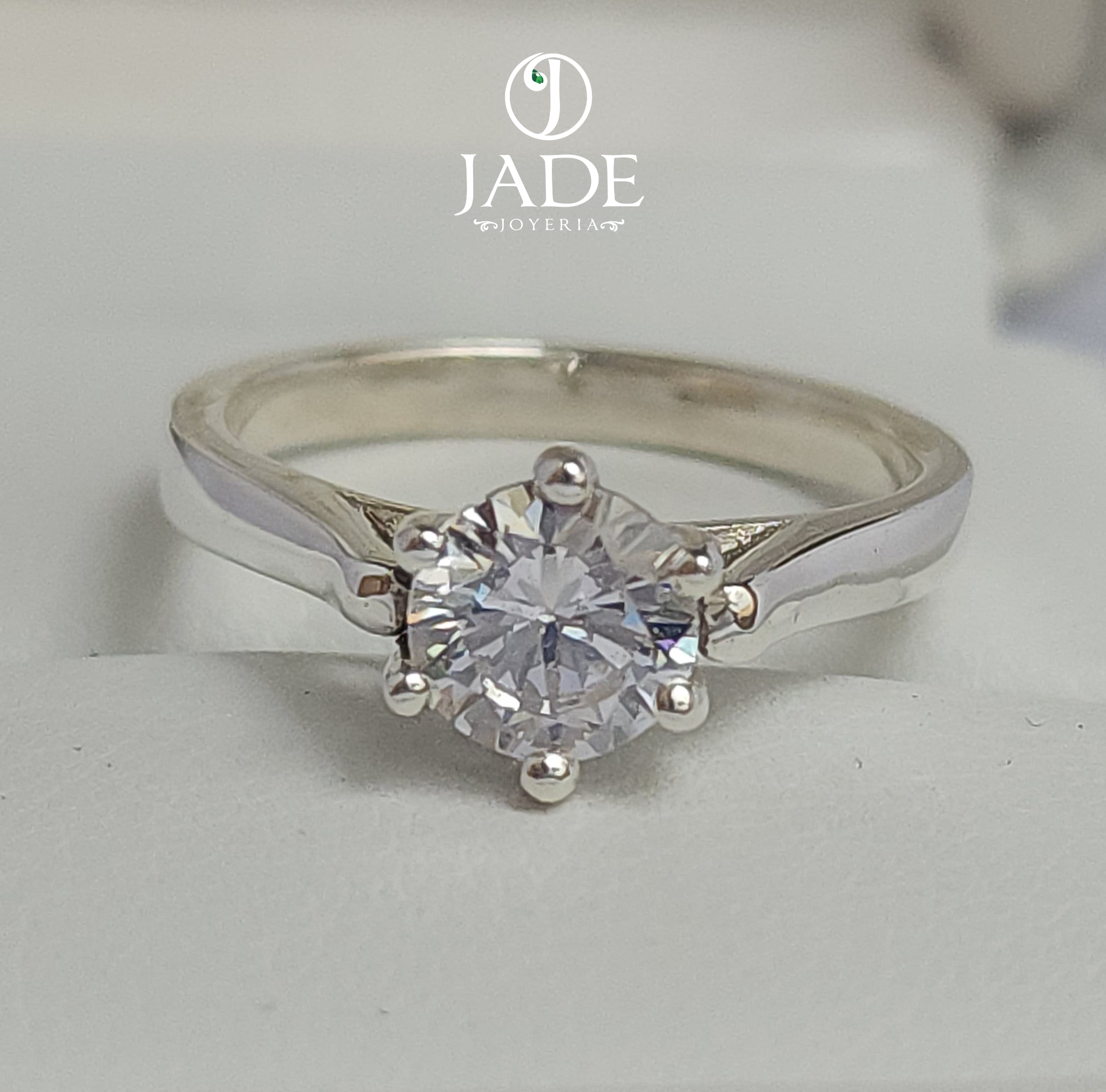 Anillo de compromiso Royal en plata ley
