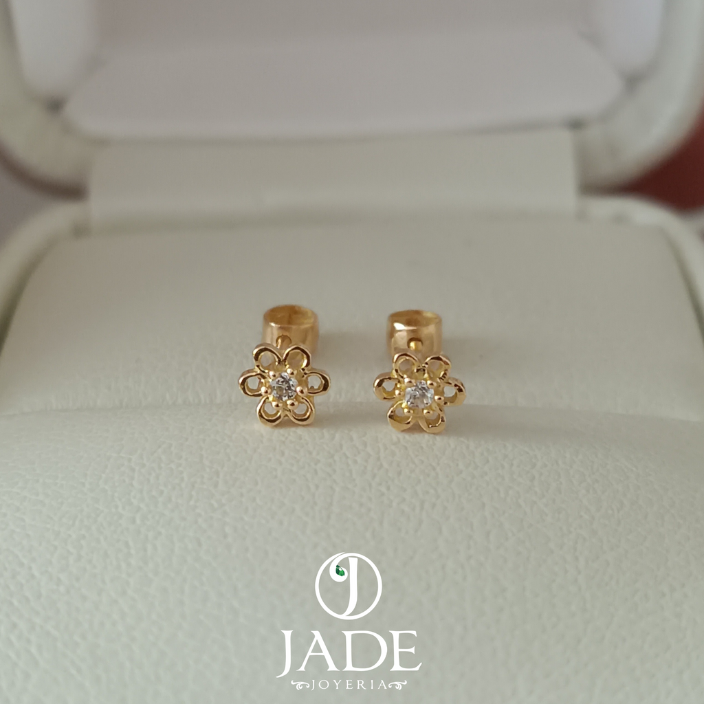 Aretes de Flor para Bebé Oro de 18k
