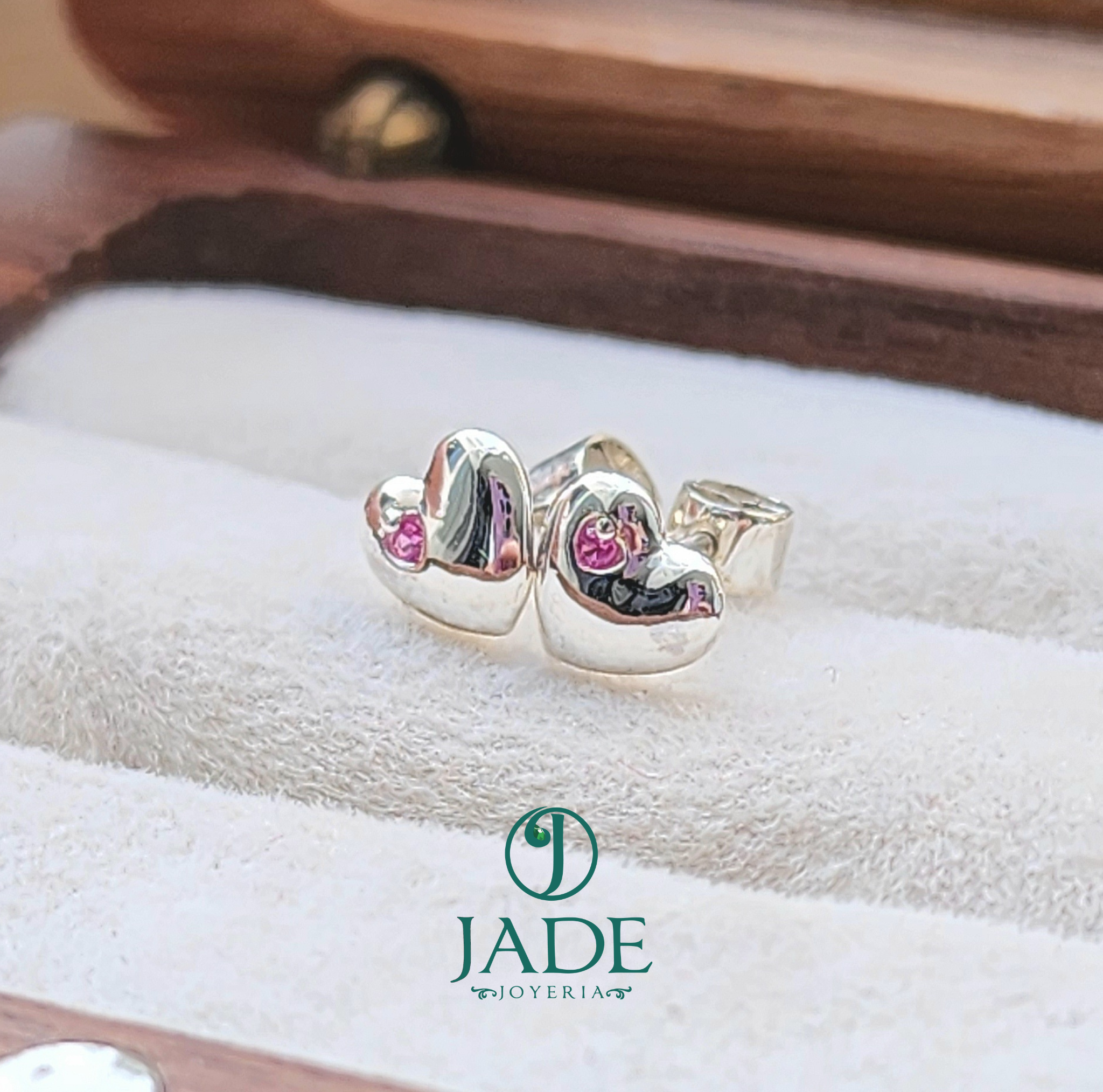 Aretes de bebé "Love" en plata ley